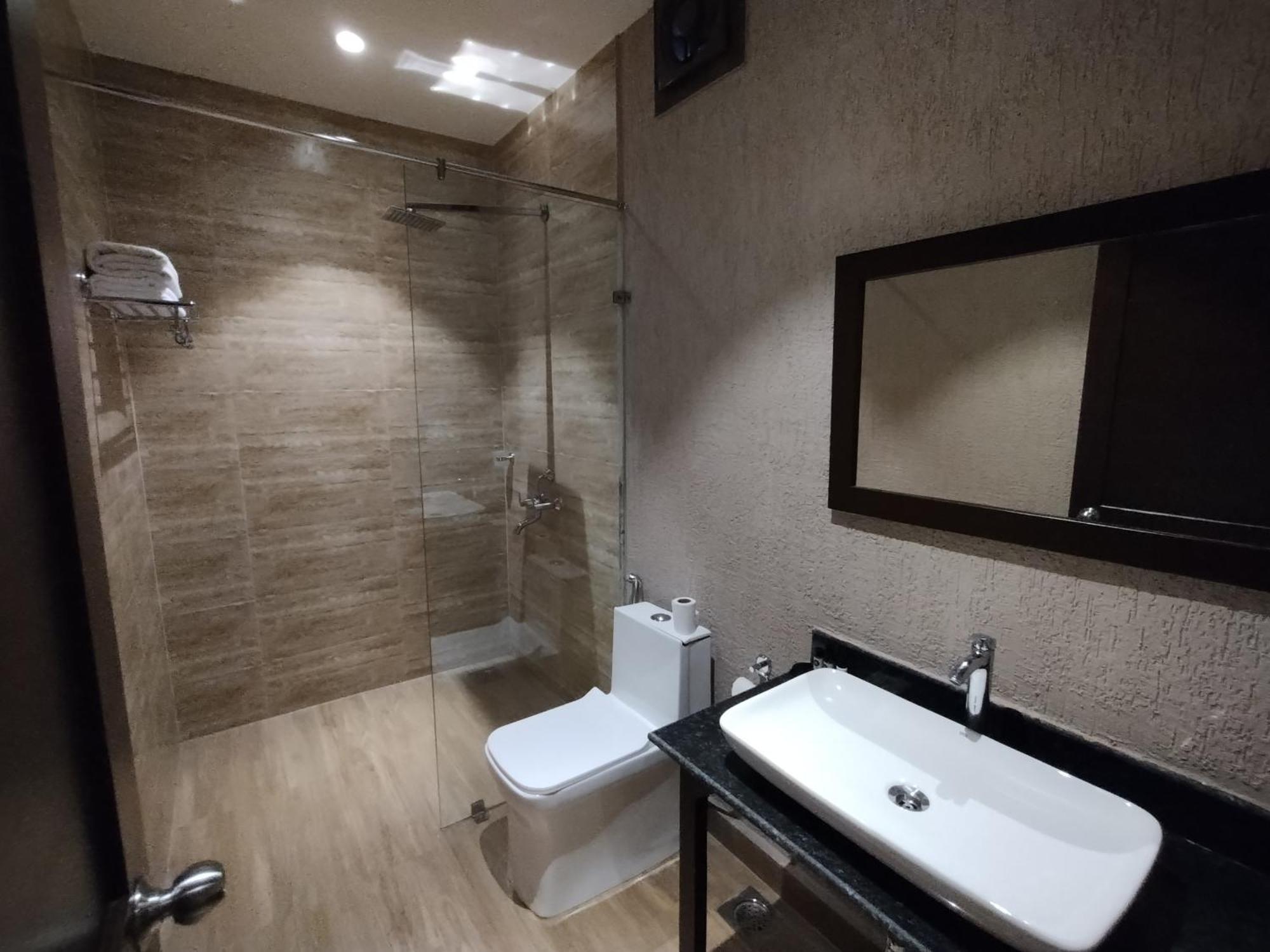 Stone Wood Resort, Mandrem Bagian luar foto