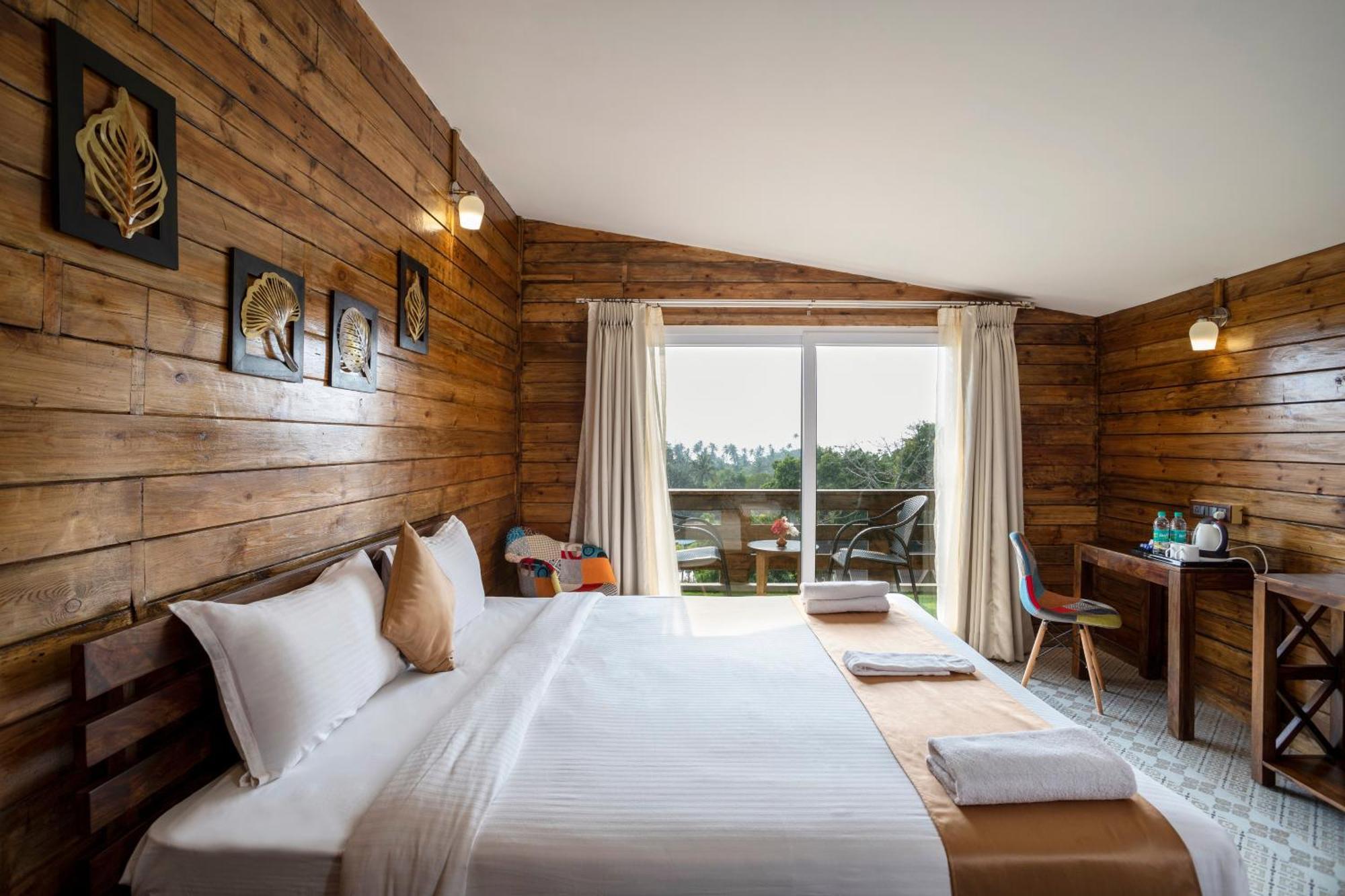 Stone Wood Resort, Mandrem Bagian luar foto