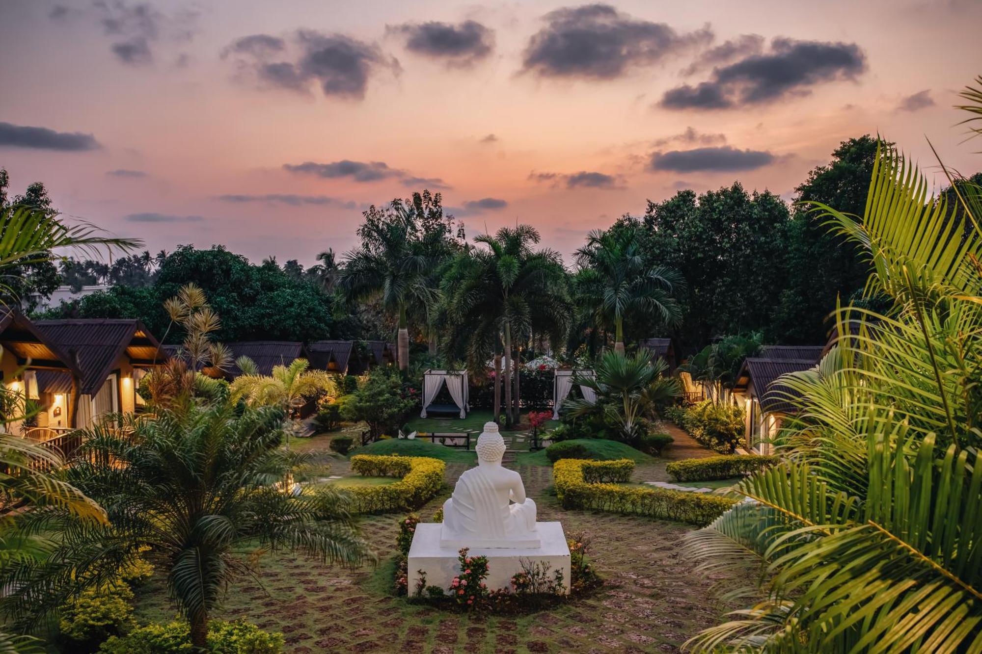 Stone Wood Resort, Mandrem Bagian luar foto
