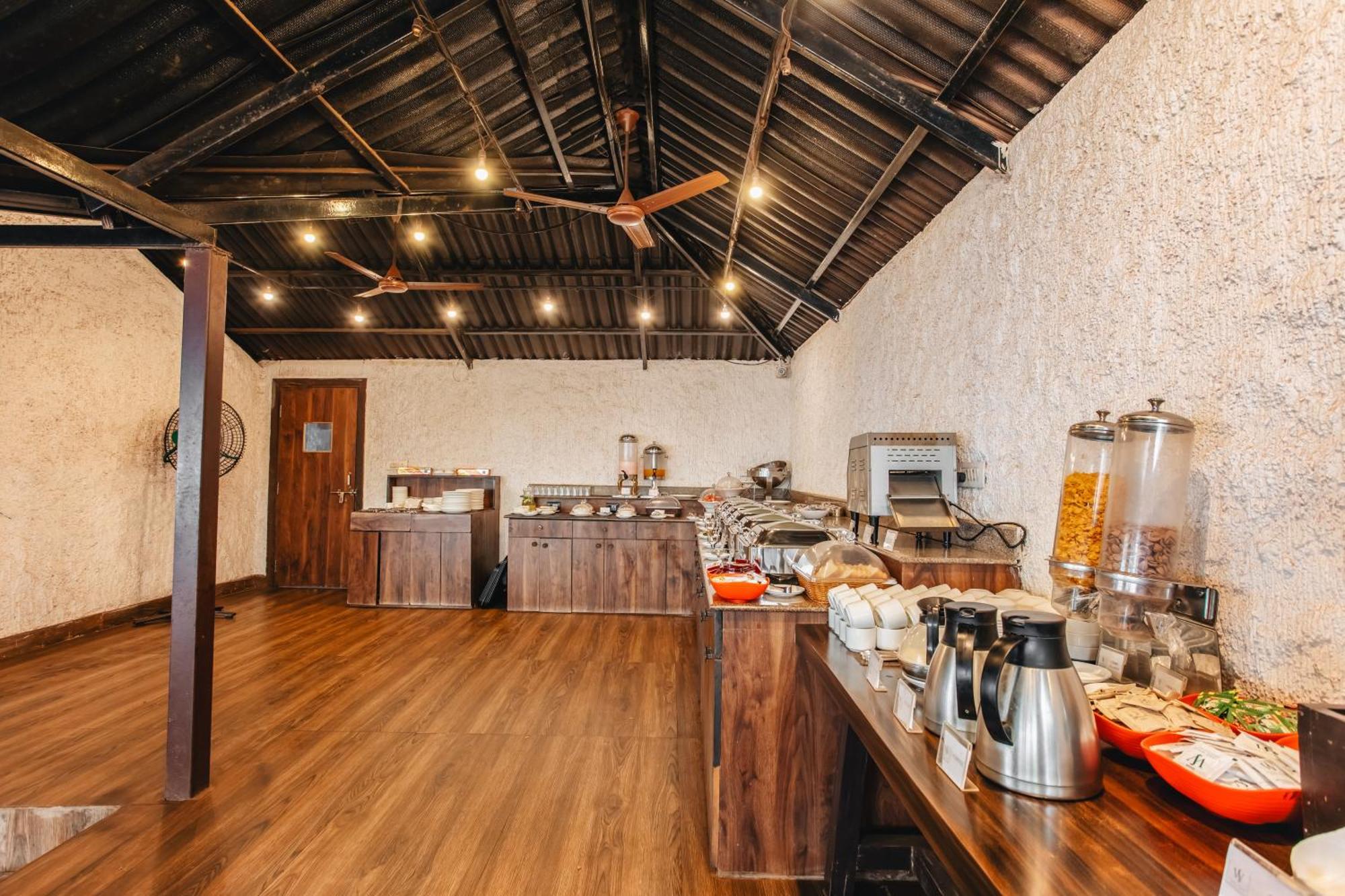 Stone Wood Resort, Mandrem Bagian luar foto