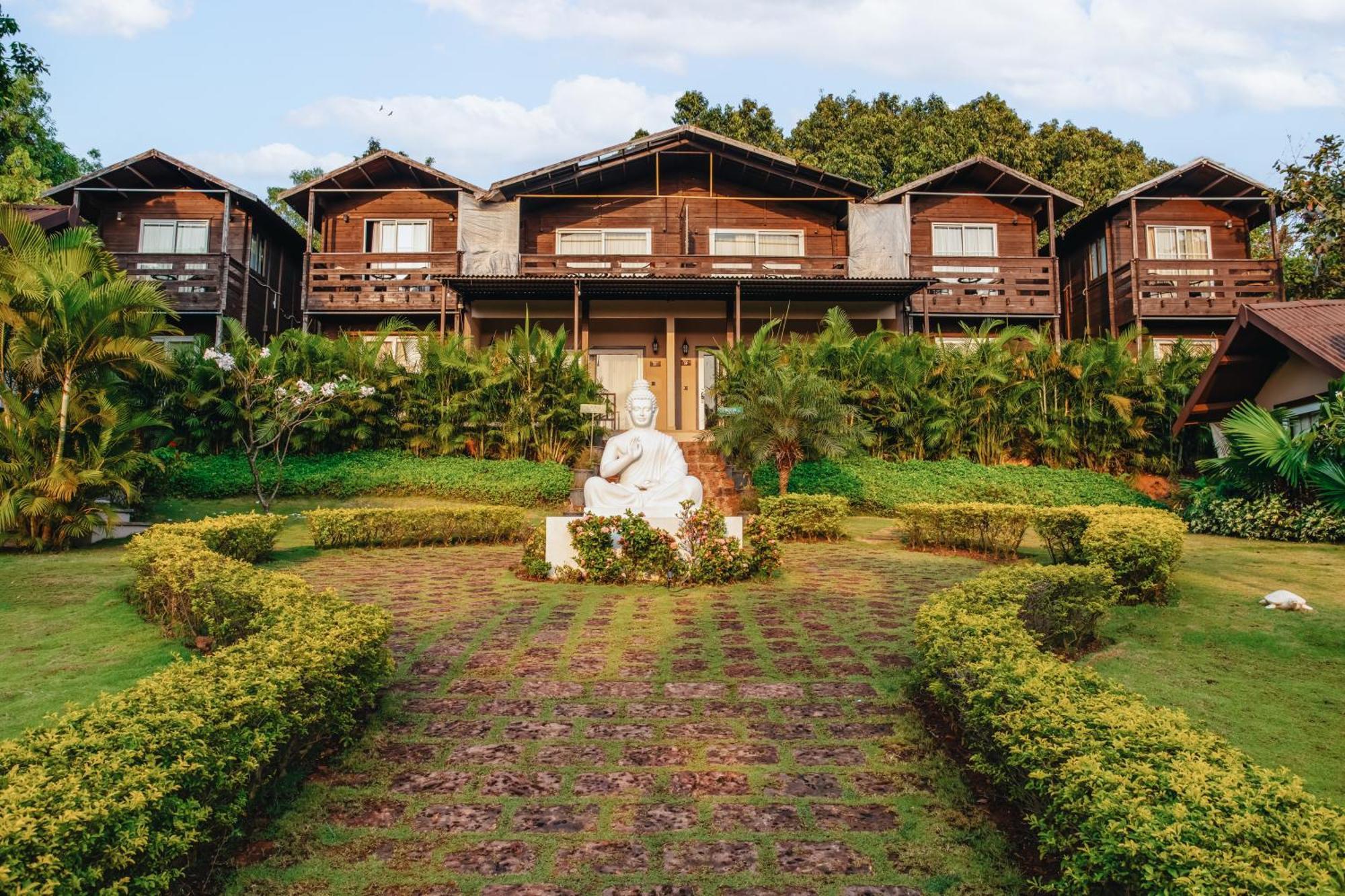 Stone Wood Resort, Mandrem Bagian luar foto