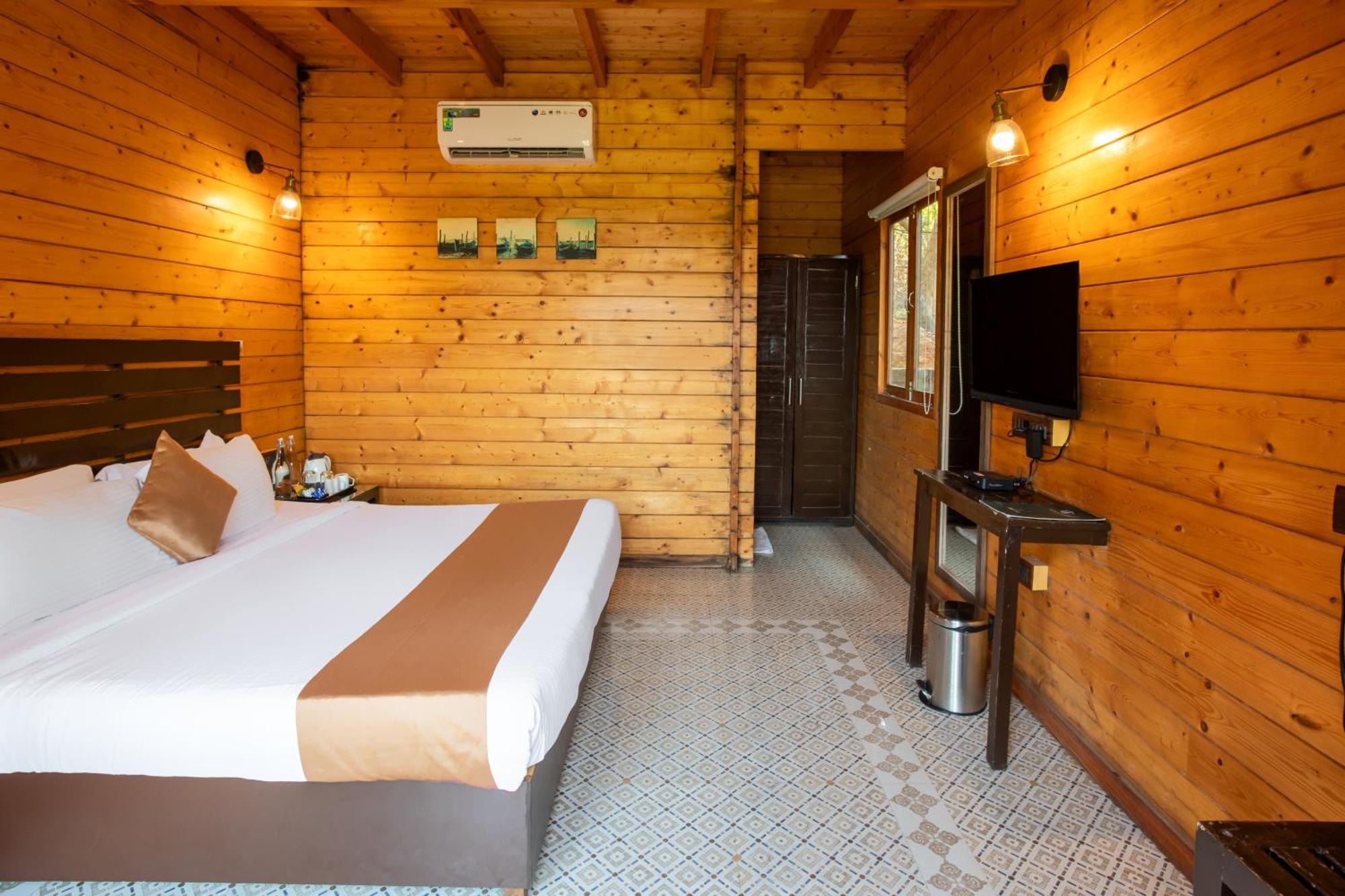 Stone Wood Resort, Mandrem Bagian luar foto