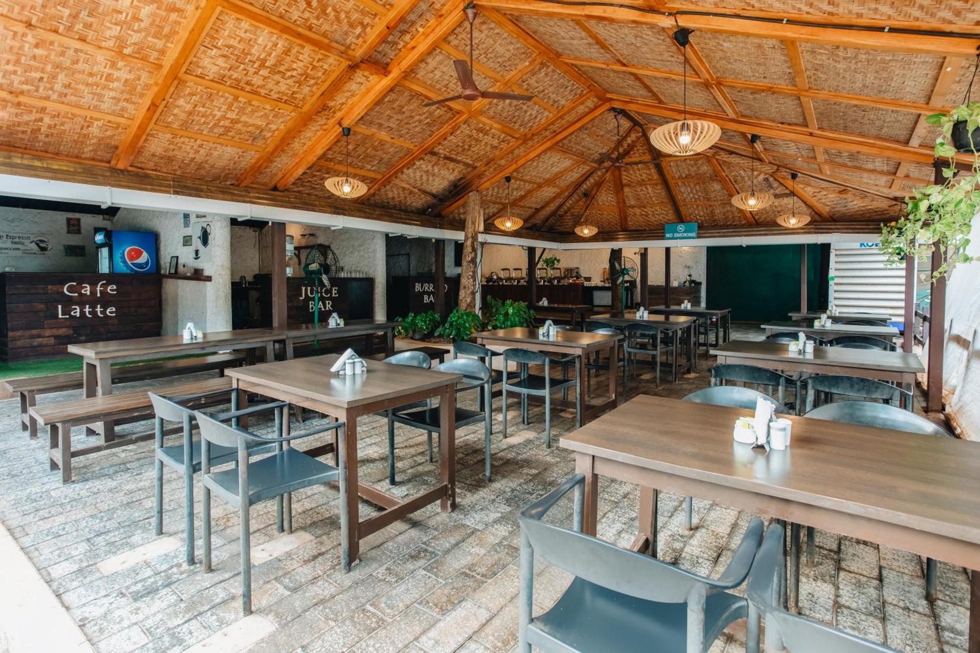 Stone Wood Resort, Mandrem Bagian luar foto
