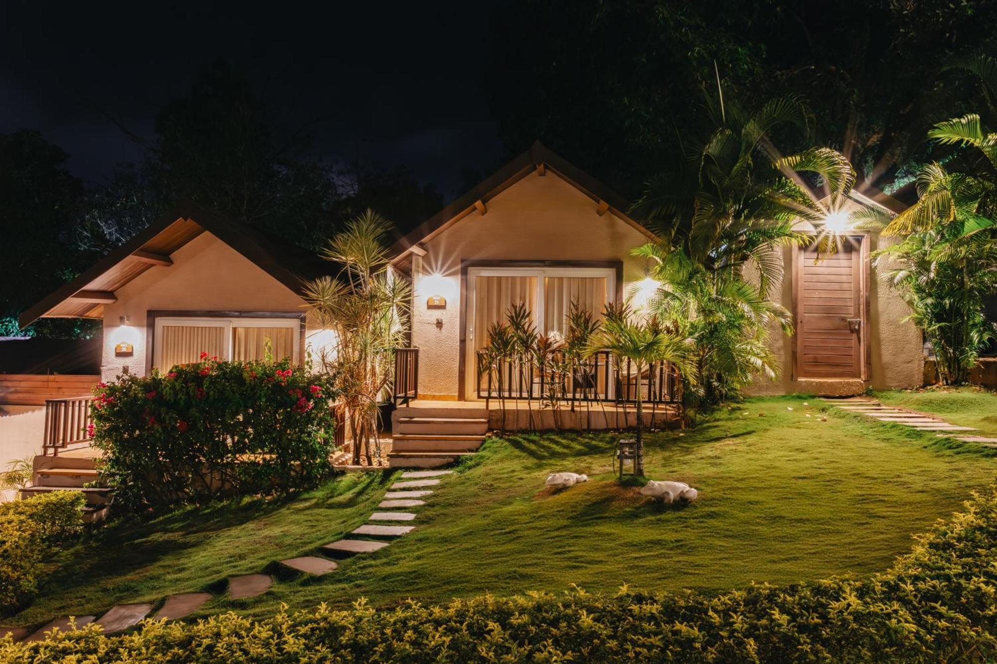 Stone Wood Resort, Mandrem Bagian luar foto