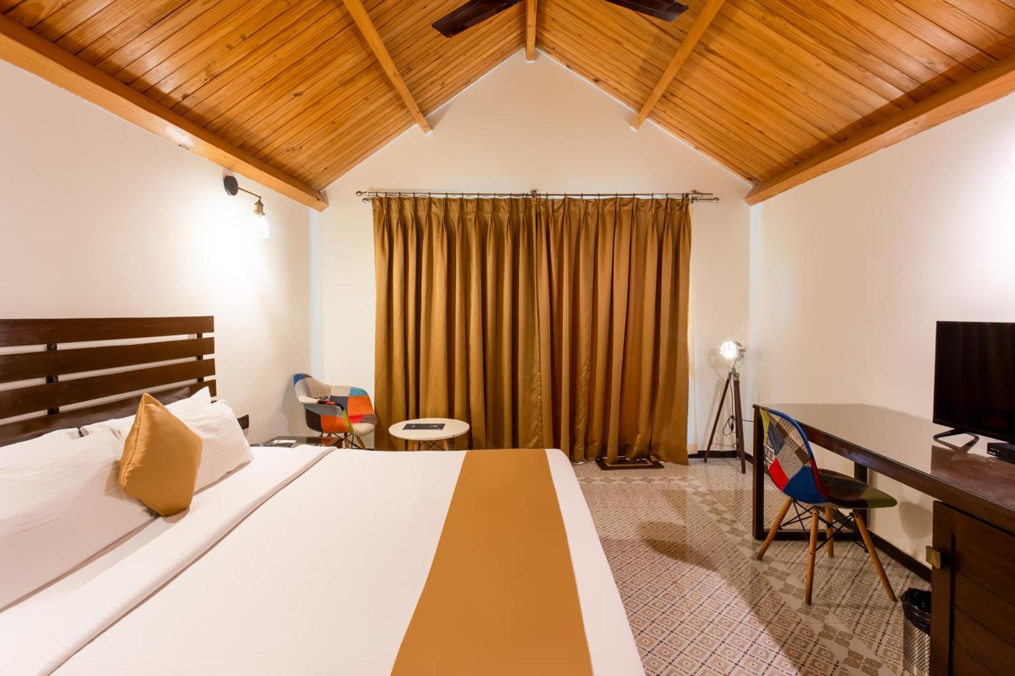 Stone Wood Resort, Mandrem Bagian luar foto