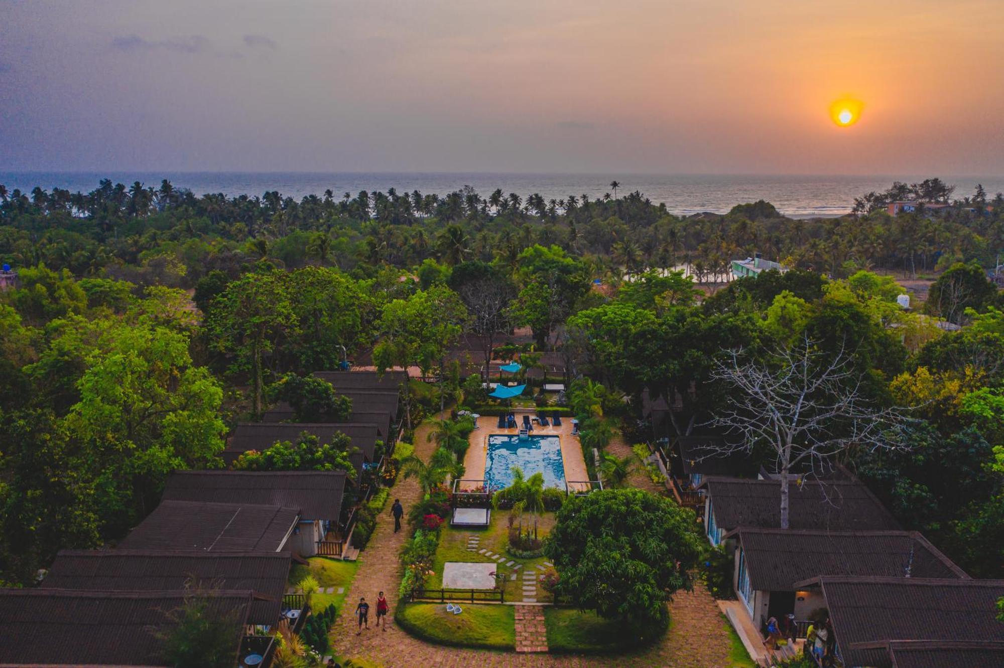Stone Wood Resort, Mandrem Bagian luar foto