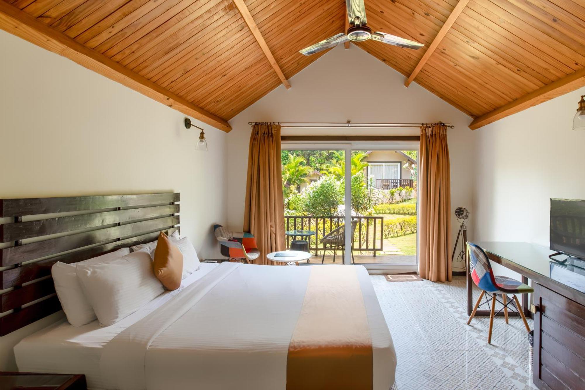 Stone Wood Resort, Mandrem Bagian luar foto
