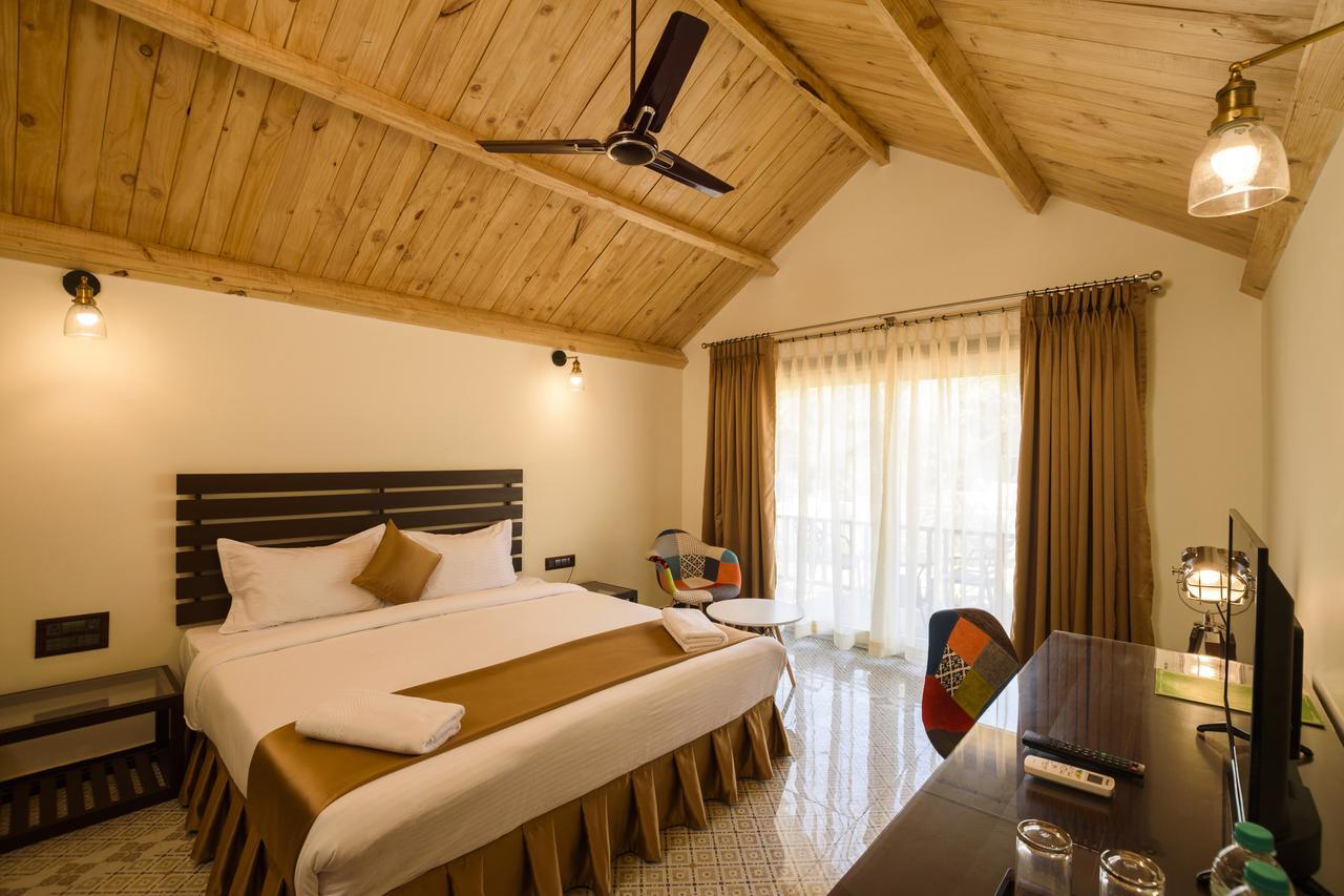 Stone Wood Resort, Mandrem Bagian luar foto