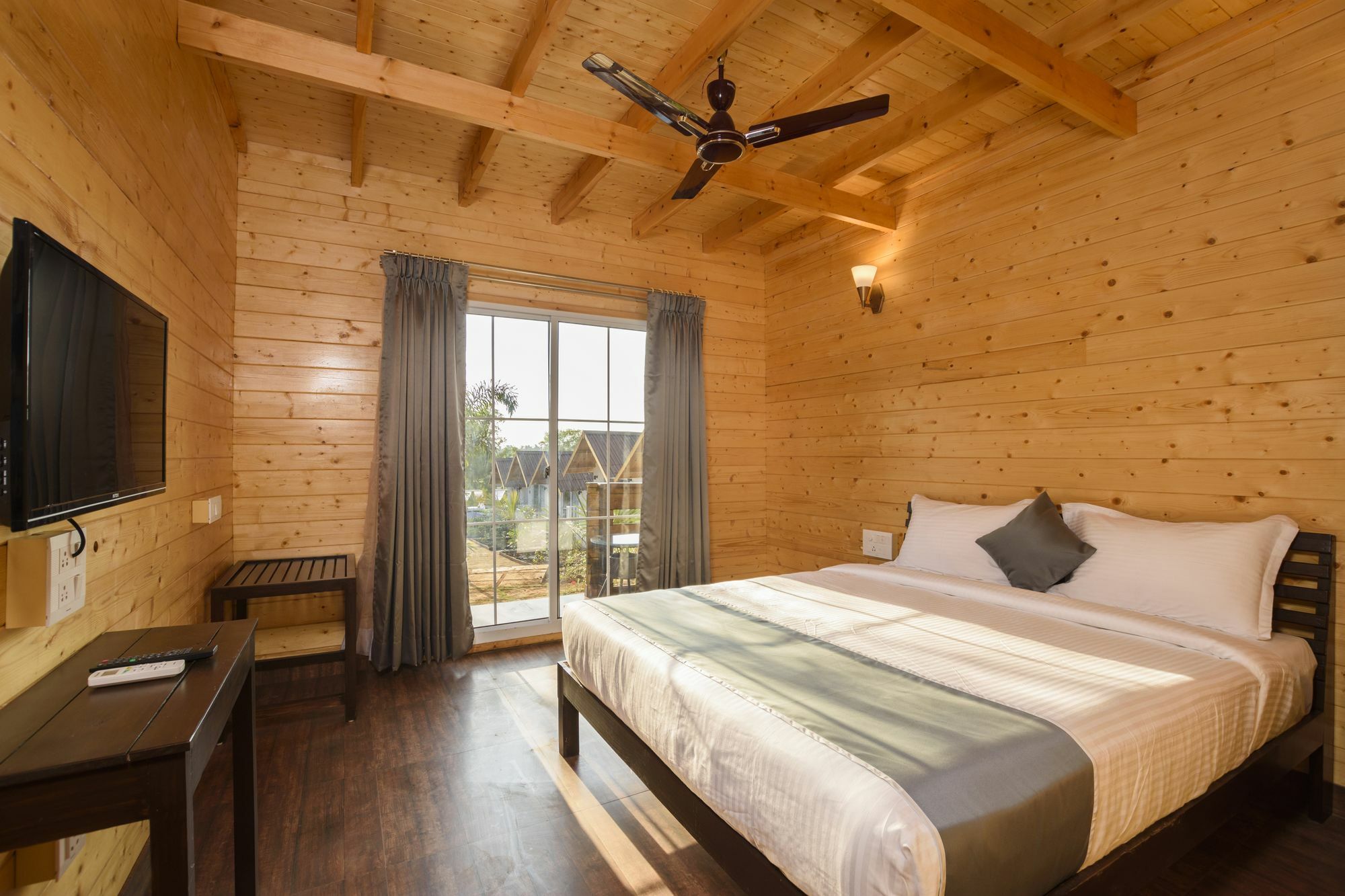 Stone Wood Resort, Mandrem Bagian luar foto