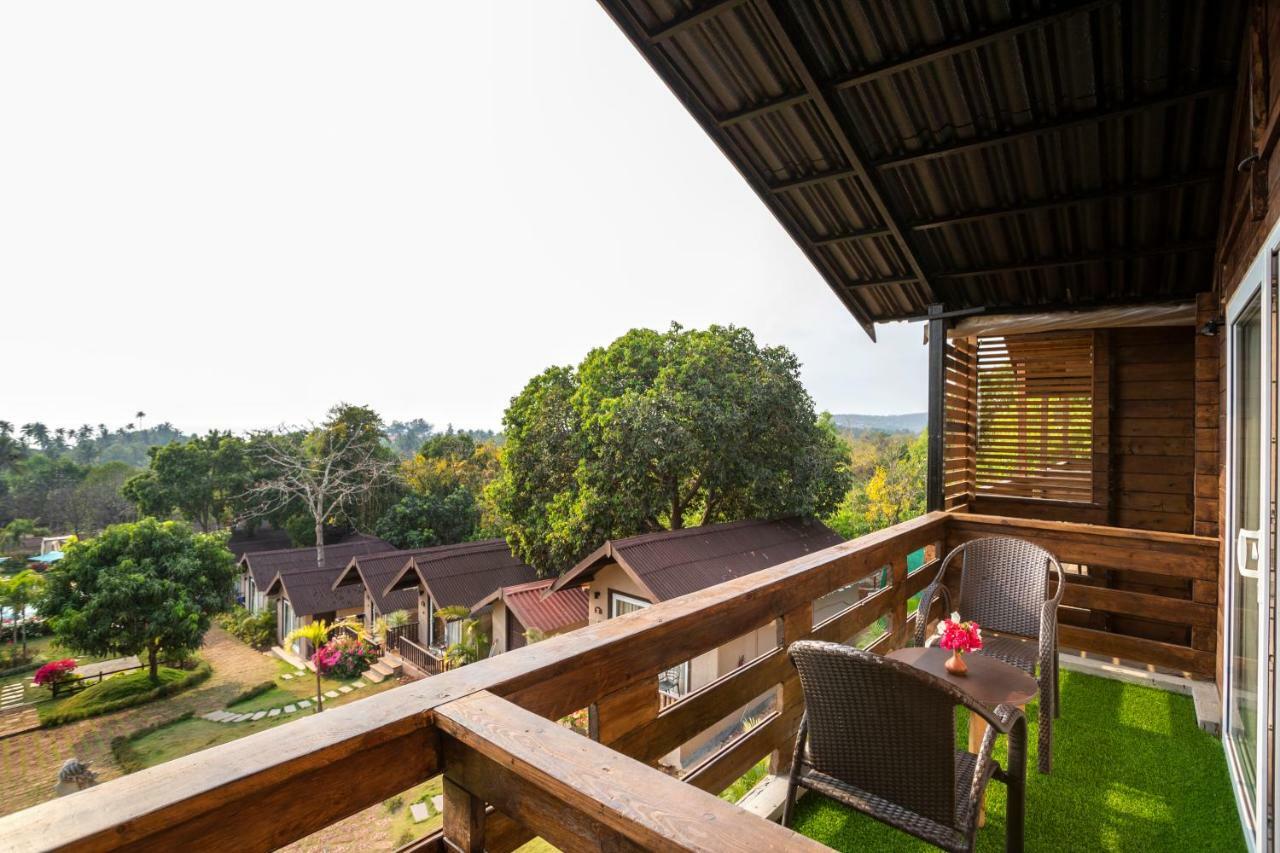 Stone Wood Resort, Mandrem Bagian luar foto
